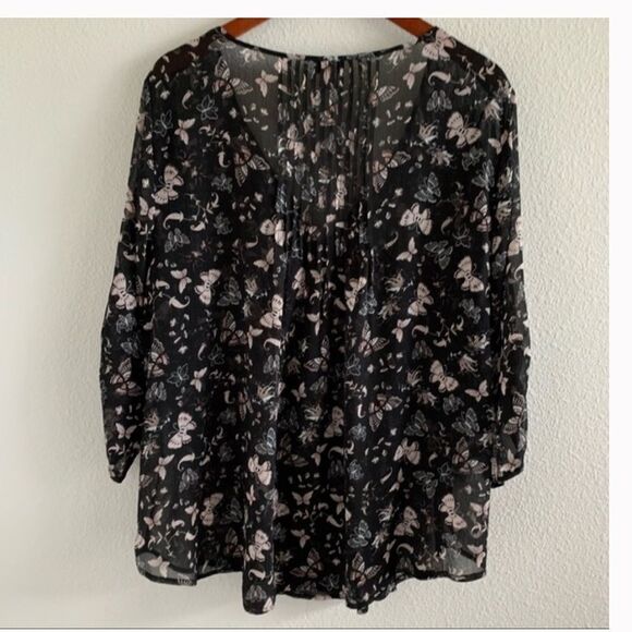 ✨4xHP✨Torrid Butterfly Pleated Chiffon Top ✨ - Picture 4 of 6